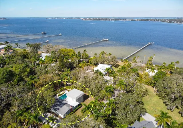 Photo 3 of Single family home for sale at 315 29th Street NW, Bradenton, FL 34205 | MLS# A4708462 | Listing updated on 2026-10-07