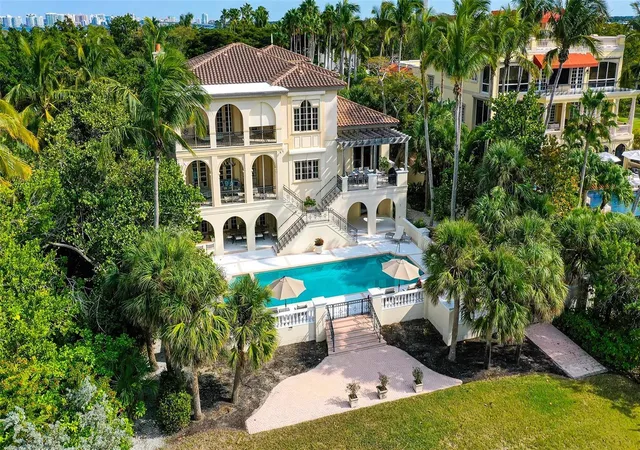 Photo 4 of Single family home for sale at 1083 Westway Dr, Sarasota, FL 34236 | MLS# A4708464 | Listing updated on 2026-10-07