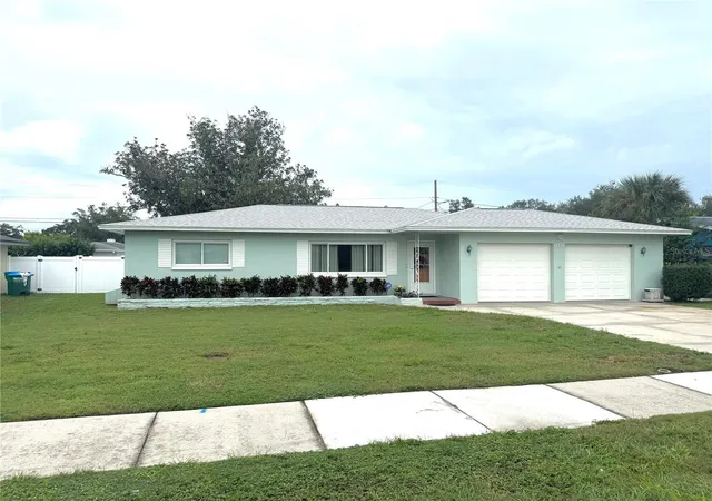 Photo 1 of Single family home for sale at 1527 Lakeview Rd, Clearwater, FL 33756 | MLS# GC543962 | Listing updated on 2026-10-11