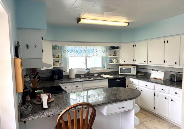 Photo 2 of Single family home for sale at 1527 Lakeview Rd, Clearwater, FL 33756 | MLS# GC543962 | Listing updated on 2026-10-11