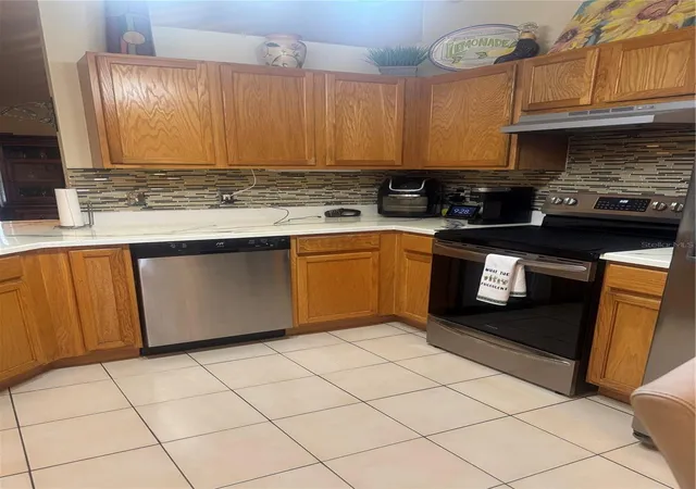 Photo 2 of Single family home for sale at 4 Eastbury Pl, Palm Coast, FL 32164 | MLS# FC321912 | Listing updated on 2026-10-08