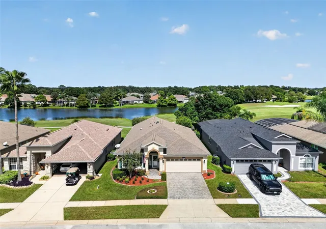 Photo 3 of Single family home for sale at 8021 Saint James Way, Mount Dora, FL 32757 | MLS# G5118635 | Listing updated on 2026-10-09