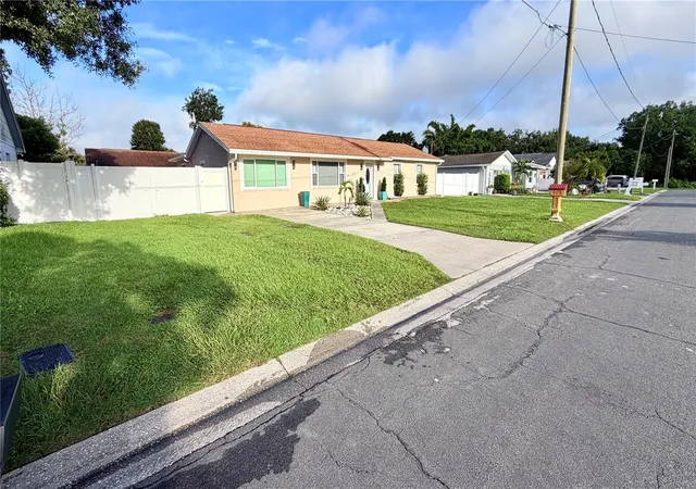 Photo 2 of Single family home for sale at 7518 Blossom Ave, Tampa, FL 33614 | MLS# TB8554895 | Listing updated on 2026-10-12