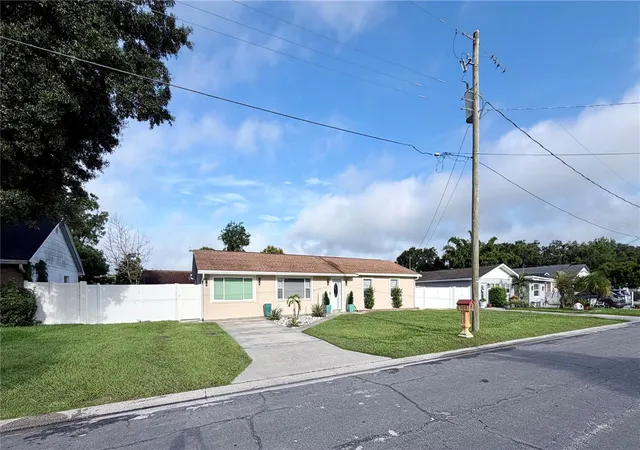 Photo 3 of Single family home for sale at 7518 Blossom Ave, Tampa, FL 33614 | MLS# TB8554895 | Listing updated on 2026-10-12