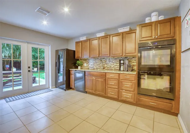 Photo 1 of Single family home for sale at 398 Palm Dr, Oviedo, FL 32765 | MLS# S5158872 | Listing updated on 2026-10-05