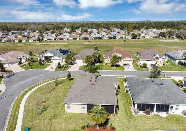 Photo 3 of Single family home for sale at 27040 Camerons Run, Leesburg, FL 34748 | MLS# G5118638 | Listing updated on 2026-10-11