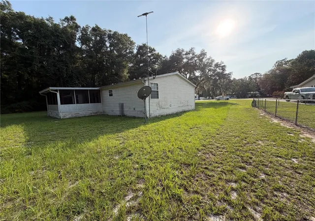 Photo 15 of Manufactured home for sale at 17131 NW 83rd Court, Trenton, FL 32693 | MLS# OM733450 | Listing updated on 2026-10-08