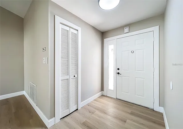 Photo 4 of Single family home for sale at 6911 Crescent Ridge Rd, Orlando, FL 32810 | MLS# O6447238 | Listing updated on 2026-10-11