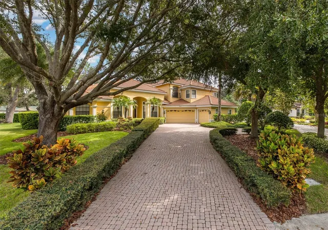 Photo 3 of Single family home for sale at 10640 Pontofino Cir, Trinity, FL 34655 | MLS# W7890084 | Listing updated on 2026-10-08