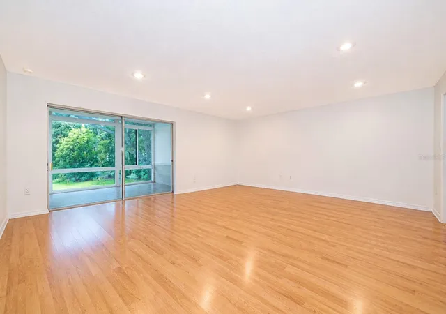 Photo 3 of Condo for sale at 700 Melrose Ave #M23, Winter Park, FL 32789 | MLS# O6447242 | Listing updated on 2026-10-09