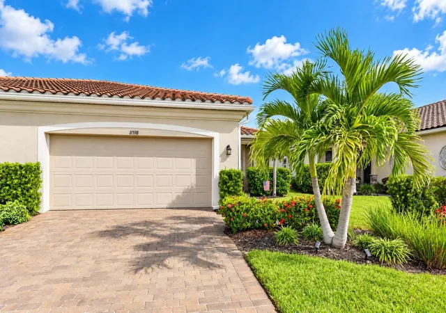 Photo 3 of House for sale at 11598 Alessandro Ln, Venice, FL 34293 | MLS# N6146056 | Listing updated on 2026-10-08