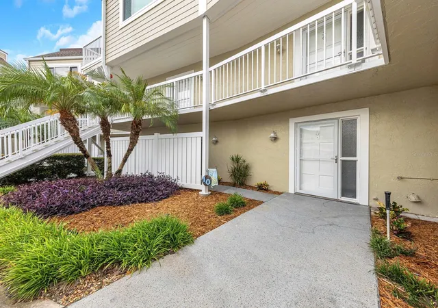 Photo 3 of Condo for sale at 433 S Paula Dr #10, Dunedin, FL 34698 | MLS# O6447244 | Listing updated on 2026-10-06