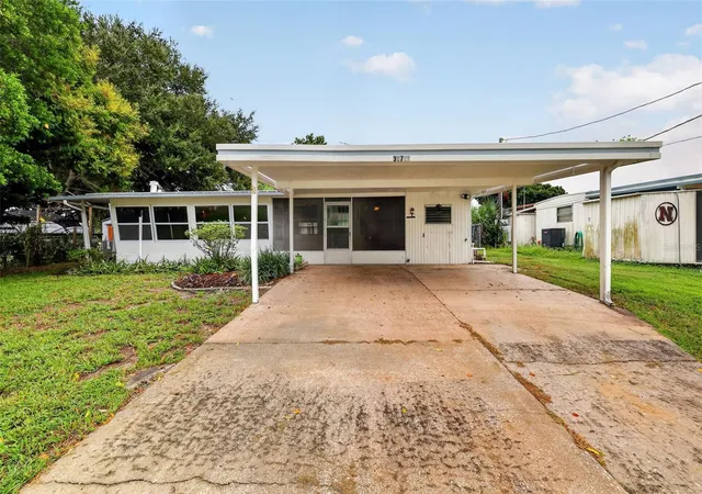 Photo 1 of Manufactured home for sale at 31722 Imperial Dr, Tavares, FL 32778 | MLS# G5118642 | Listing updated on 2026-10-06