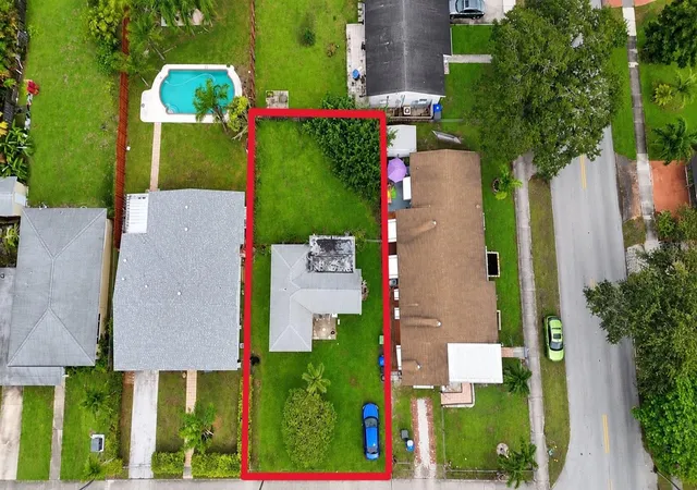 Photo 18 of Single family home for sale at 2607 Adams St, HOLLYWOOD, FL 33020 | MLS# TB8554917 | Listing updated on 2026-10-12