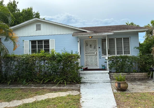 Photo 2 of Sale Pending at 4456 4th Avenue N, Saint Petersburg, FL 33713 | MLS# TB8554918 | Listing updated on 2026-10-15