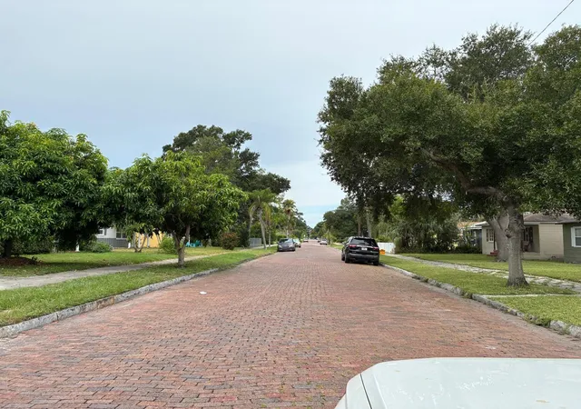Photo 3 of Sale Pending at 4456 4th Avenue N, Saint Petersburg, FL 33713 | MLS# TB8554918 | Listing updated on 2026-10-15