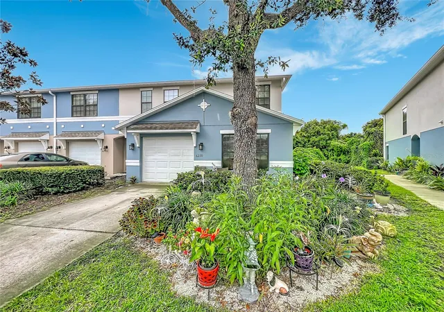 Photo 1 of Townhouse for sale at 6210 Windsor Lake Cir, Sanford, FL 32773 | MLS# O6447254 | Listing updated on 2026-10-08
