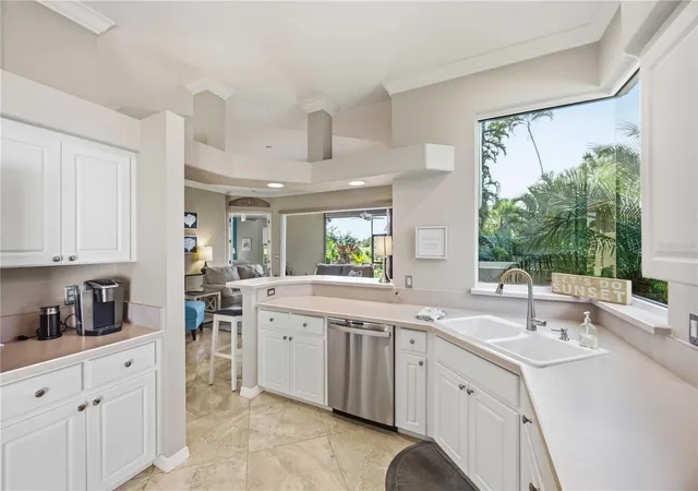 Photo 4 of Single family home for sale at 737 Misty Pine Dr, Venice, FL 34292 | MLS# D6149028 | Listing updated on 2026-10-07