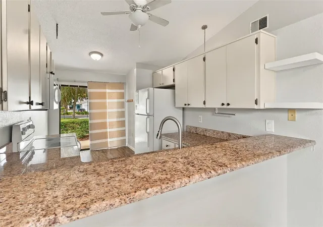 Photo 3 of Townhouse for sale at 480 Landing Blvd, Inverness, FL 34450 | MLS# O6447261 | Listing updated on 2026-10-09