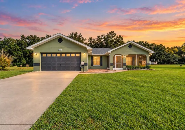 Single family home for sale at 20191 SW Marine Blvd, DUNNELLON, FL 34431 | MLS# OM733452