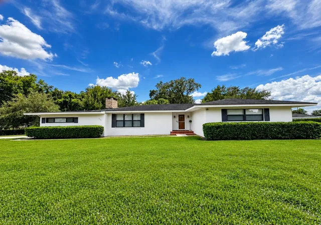 Single family home for sale at 1615 Lake Miriam Dr, LAKELAND, FL 33813 | MLS# L4965547