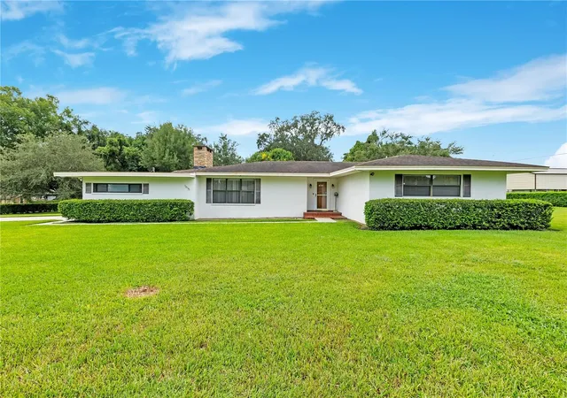 Single family home for sale at 1615 Lake Miriam Dr, LAKELAND, FL 33813 | MLS# L4965547