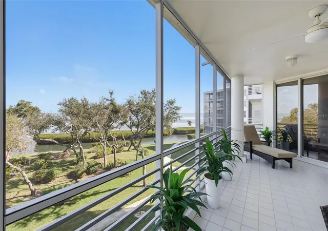 Condo for sale at 2550 Harbourside Dr #333, Longboat Key, FL 34228 | MLS# A4708474 | Listing updated on 2026-10-06