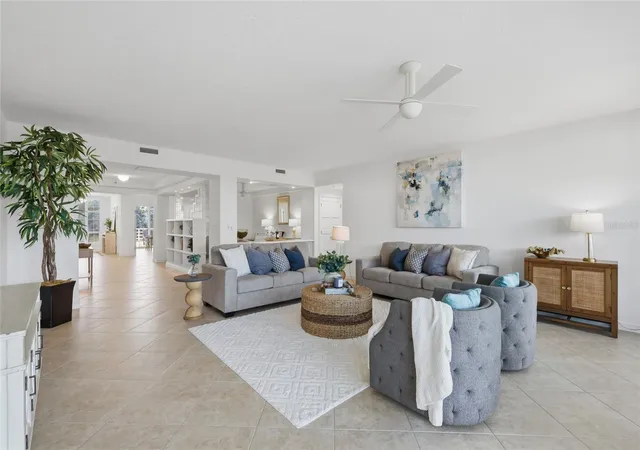 Photo 2 of Condo for sale at 2550 Harbourside Dr #333, Longboat Key, FL 34228 | MLS# A4708474 | Listing updated on 2026-10-06