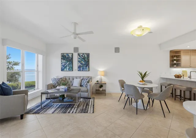 Photo 4 of Condo for sale at 2550 Harbourside Dr #333, Longboat Key, FL 34228 | MLS# A4708474 | Listing updated on 2026-10-06