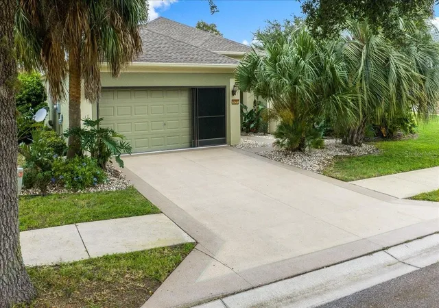 Photo 1 of Single family home for sale at 6456 Sw 92nd Circle, Ocala, FL 34481 | MLS# OM733453 | Listing updated on 2026-10-06