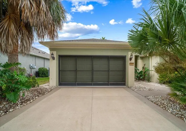 Photo 2 of Single family home for sale at 6456 Sw 92nd Circle, Ocala, FL 34481 | MLS# OM733453 | Listing updated on 2026-10-06