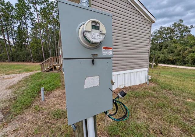 Photo 4 of Manufactured home for sale at 6038 NW 17th Court, Bell, FL 32619 | MLS# GC543967 | Listing updated on 2026-10-05