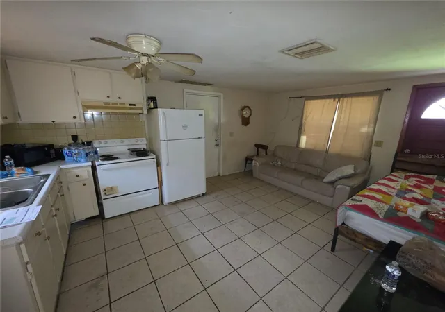 Listing Photo 4 - Condo for sale in building located at 38528 9th Ave, ZEPHYRHILLS, FL 33542