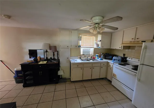 Listing Photo 5 - Condo for sale in building located at 38528 9th Ave, ZEPHYRHILLS, FL 33542