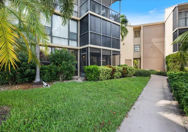 Photo 1 of Condo for sale at 612 Bird Bay Dr S #118, Venice, FL 34285 | MLS# N6146060 | Listing updated on 2026-10-08