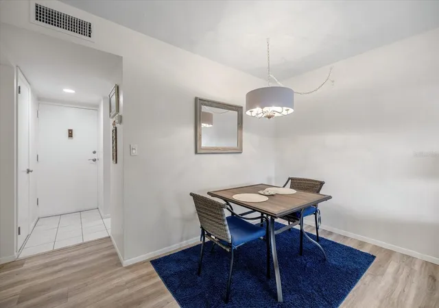 Photo 4 of Condo for sale at 612 Bird Bay Dr S #118, Venice, FL 34285 | MLS# N6146060 | Listing updated on 2026-10-08