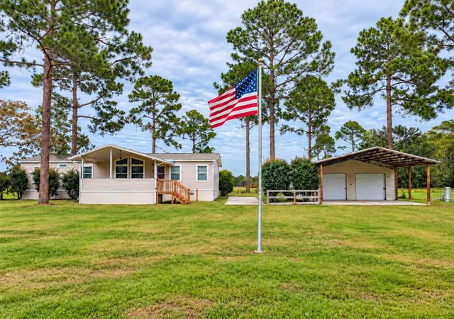 Photo 1 of Manufactured home for sale at 10190 Se County Rd 319, Trenton, FL 32693 | MLS# GC543969 | Listing updated on 2026-10-11