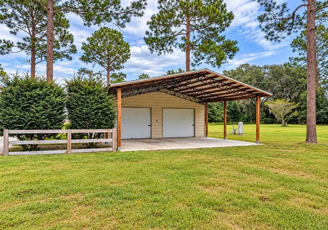 Photo 3 of Manufactured home for sale at 10190 Se County Rd 319, Trenton, FL 32693 | MLS# GC543969 | Listing updated on 2026-10-11