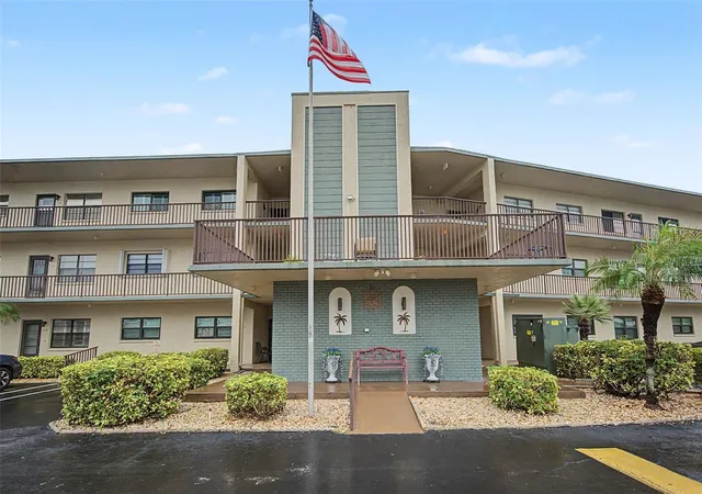 Photo 2 of Condo for sale at 7951 58th Avenue N #112, Saint Petersburg, FL 33709 | MLS# TB8554959 | Listing updated on 2026-10-16