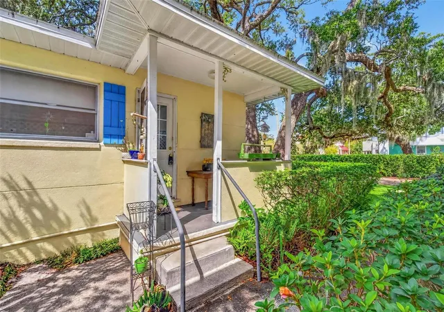Photo 3 of Single family home for sale at 690 2nd Street S, Safety Harbor, FL 34695 | MLS# TB8554961 | Listing updated on 2026-10-06