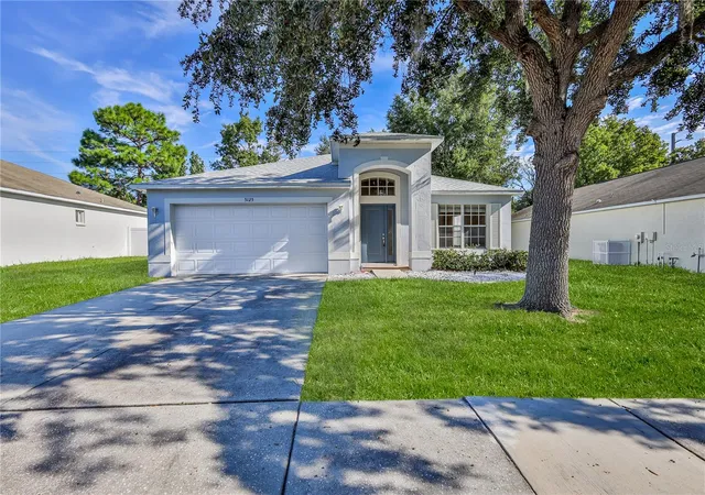Photo 3 of Single family home for sale at 5125 Ayrshire Dr, Spring Hill, FL 34609 | MLS# W7890088 | Listing updated on 2026-10-06