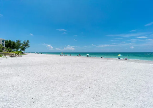 Listing Photo 4 - Condo for sale in building located at 2700 N Bch Rd, ENGLEWOOD, FL 34223 - Unit #A105