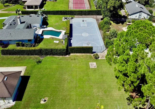 Photo 3 of Single family home for sale at 9601 Ambleside Dr, Windermere, FL 34786 | MLS# O6447280 | Listing updated on 2026-10-22