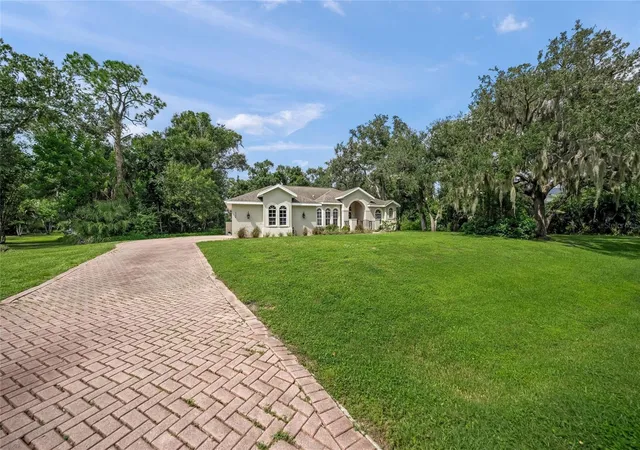 Photo 2 of Single family home for sale at 4749 Acorn Cir, Sarasota, FL 34233 | MLS# A4708488 | Listing updated on 2026-10-16