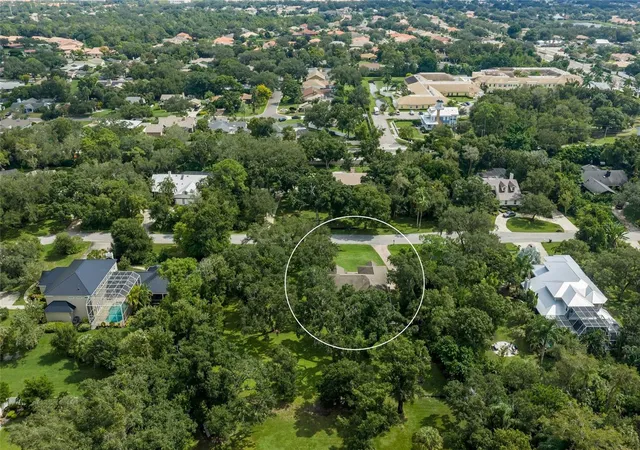 Photo 3 of Single family home for sale at 4749 Acorn Cir, Sarasota, FL 34233 | MLS# A4708488 | Listing updated on 2026-10-16