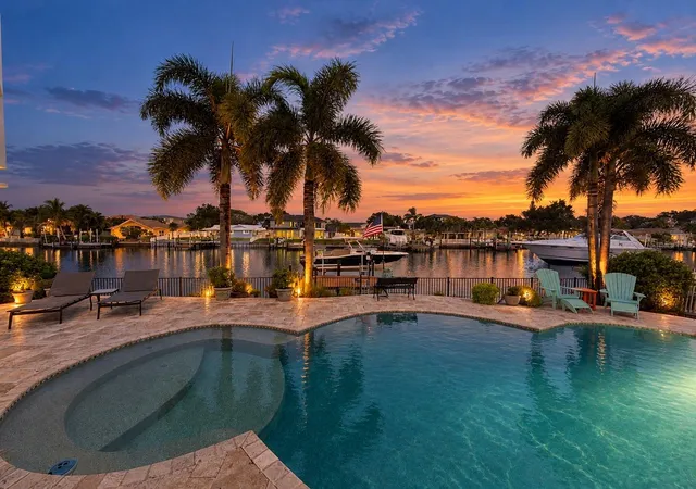 Photo 3 of Single family home for sale at 707 Snug Is, Clearwater Beach, FL 33767 | MLS# TB8554968 | Listing updated on 2026-10-15