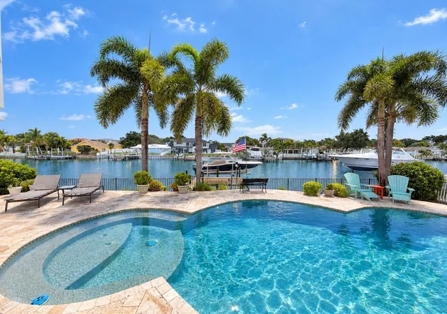 Photo 4 of Single family home for sale at 707 Snug Is, Clearwater Beach, FL 33767 | MLS# TB8554968 | Listing updated on 2026-10-15