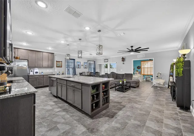 Photo 3 of Single family home for sale at 414 Taft Dr, Davenport, FL 33837 | MLS# O6447284 | Listing updated on 2026-10-06