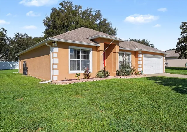 Photo 3 of Single family home for sale at 2303 Weathered Wood Dr, Leesburg, FL 34748 | MLS# O6447285 | Listing updated on 2026-10-08