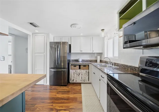 Photo 2 of Condo for sale at 2330 Canal Dr #G27, Bradenton, FL 34207 | MLS# TB8554980 | Listing updated on 2026-10-07